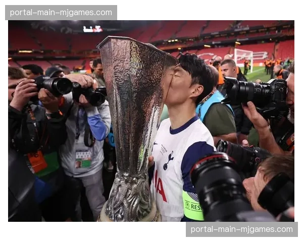 赛前发布会:波斯特科格鲁确认孙兴慜已从轻伤中恢复 赛前发布会:波斯特科格鲁确认孙兴慜已从轻伤中恢复