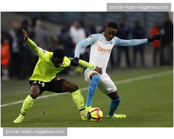 马赛举办首届“女性足球节”，吸引上千名参与者